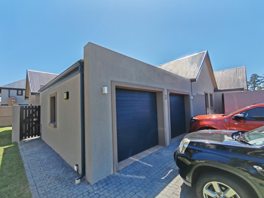 3 Bedroom Property for Sale in Kraaibosch Western Cape